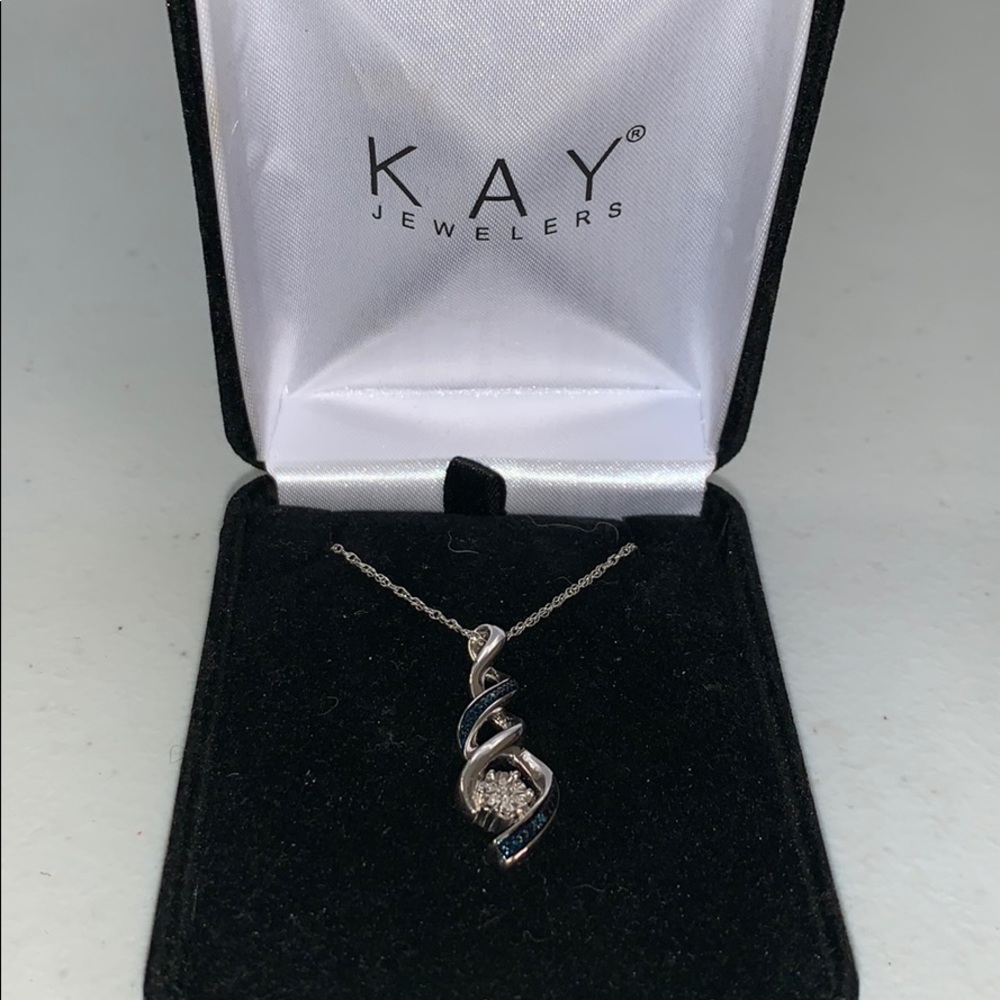Blue & White diamond necklace.